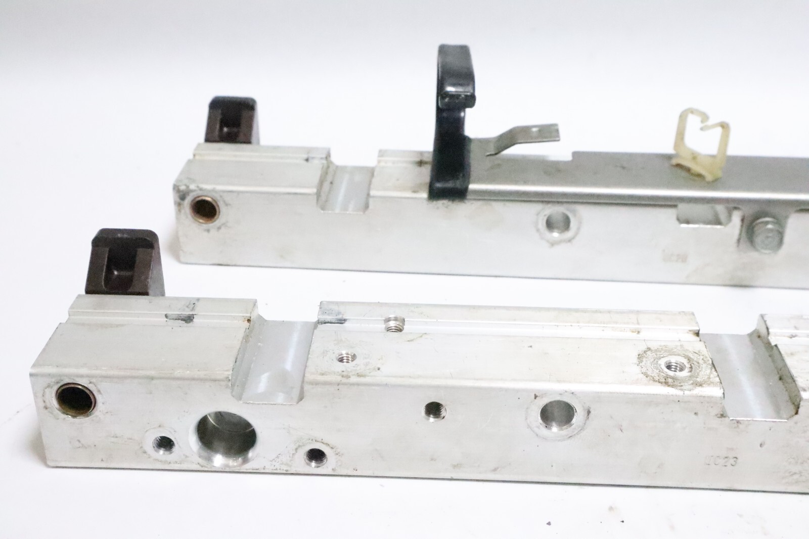 60V-13161-00-00 Yamaha 2003-2006 Outboard Delivery Pipe Set 200 225 250 300 HP - Image 9