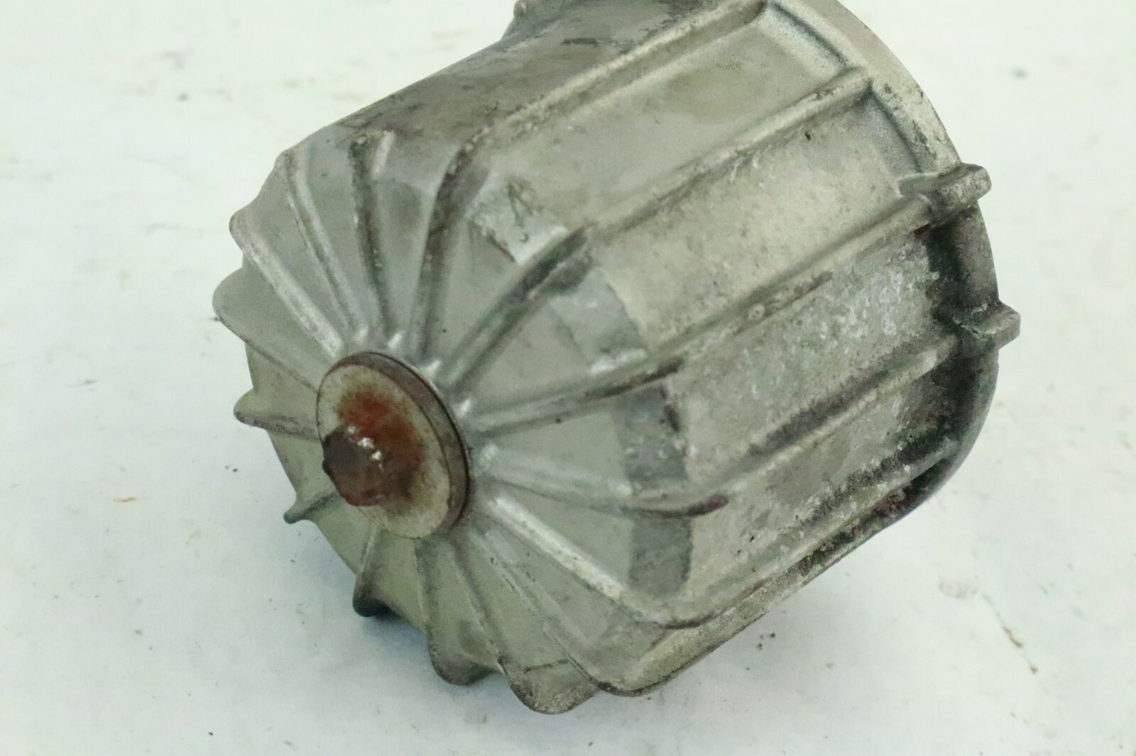 83 HONDA GL 1100 GL1100 I GOLDWING INTERSTATE OEM OIL FILTER COVER GUARD - Image 2