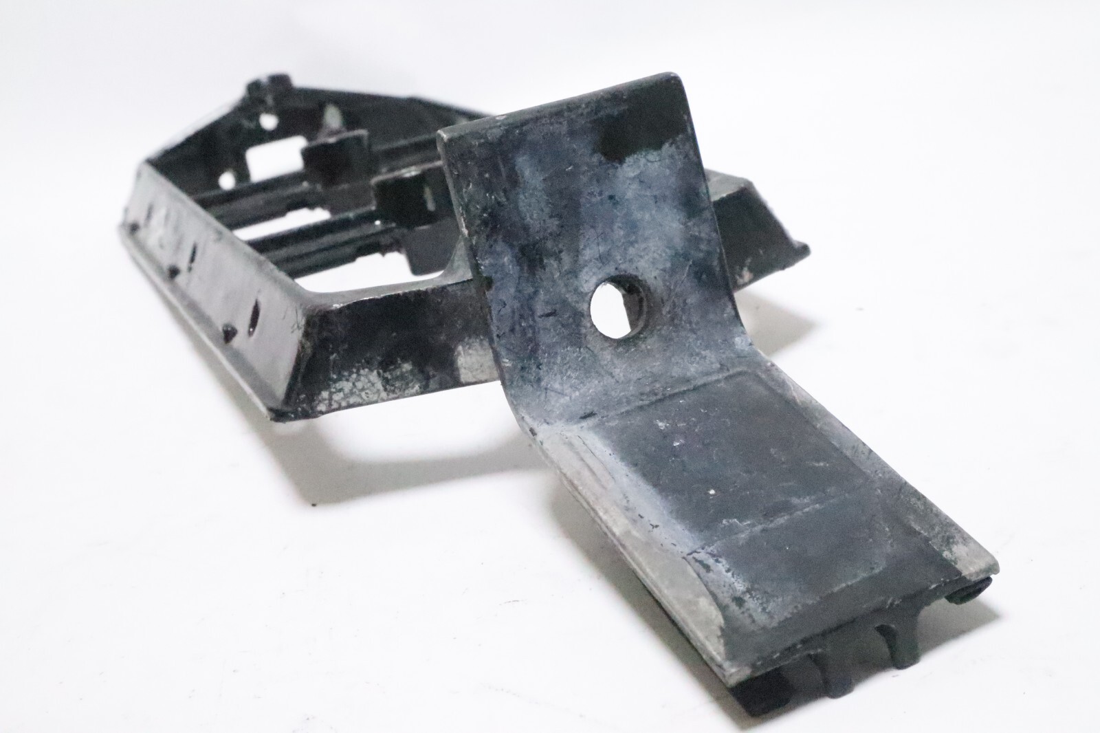 MARINER 50HP 3-CYL REAR COWL SUPPORT BRACKET 74510A2 MERCURY OUTBOARD MOTOR - Image 9