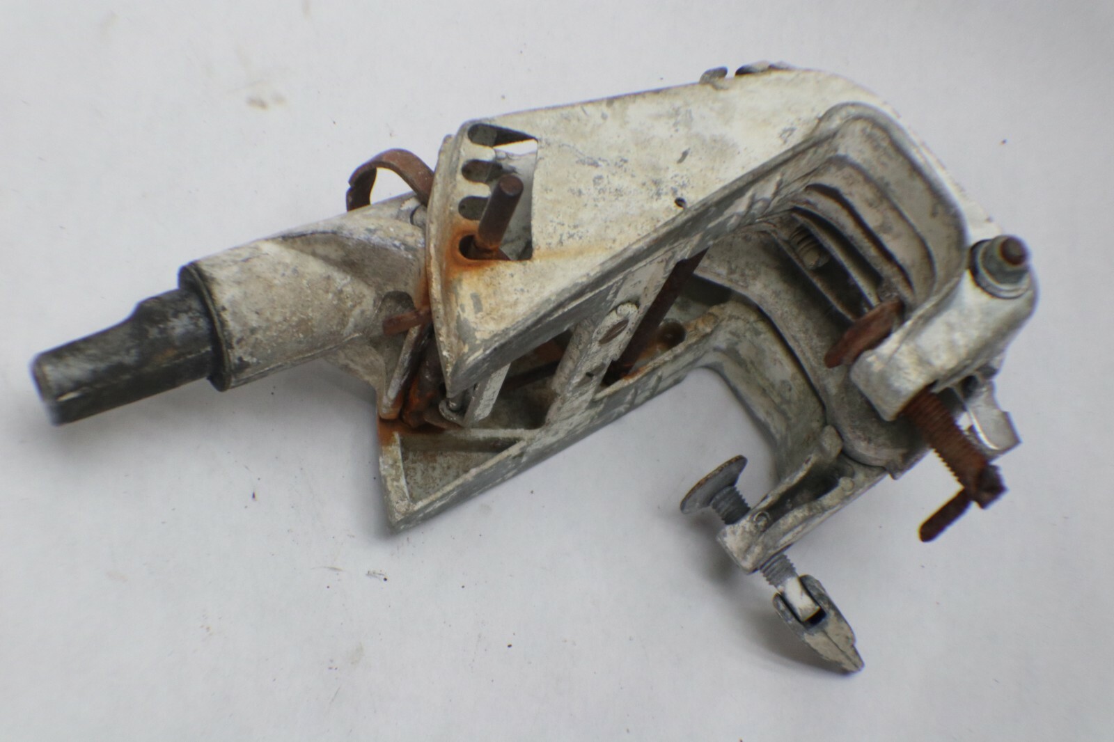Vintage Gale Outboard 5 HP Vintage transom clamps swivel bracket 5d17bL - Image 8