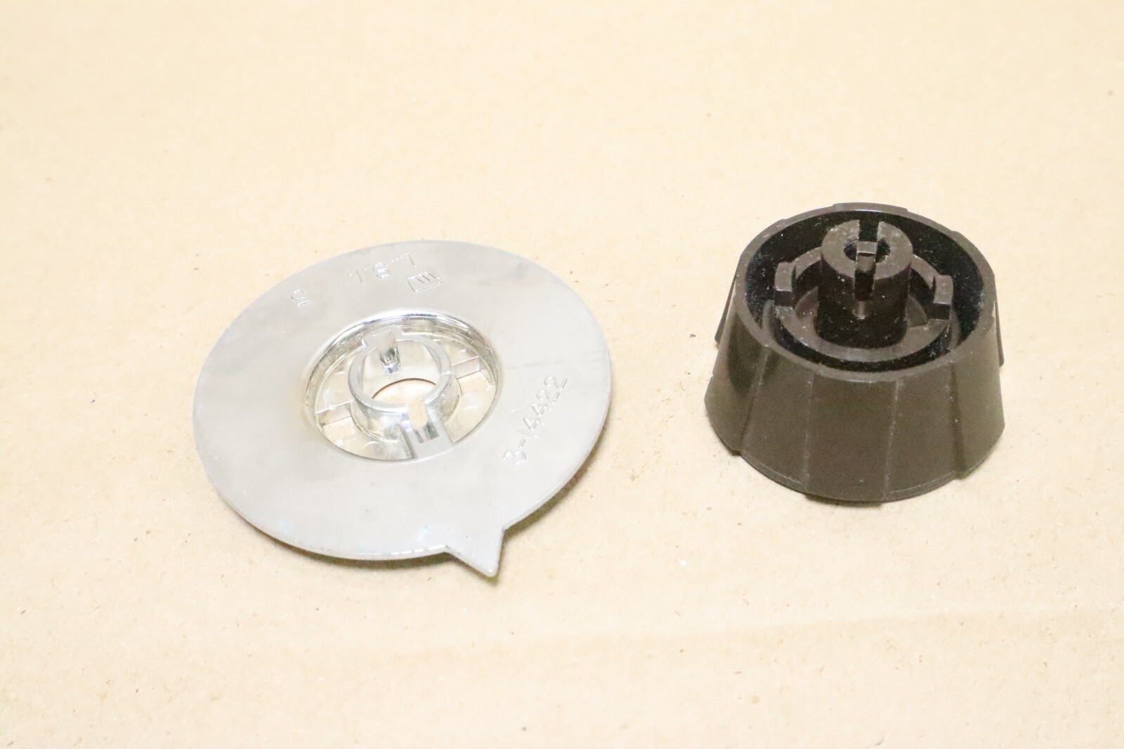 MAYTAG DRYER KNOB PART# 314421 314422 - Image 7