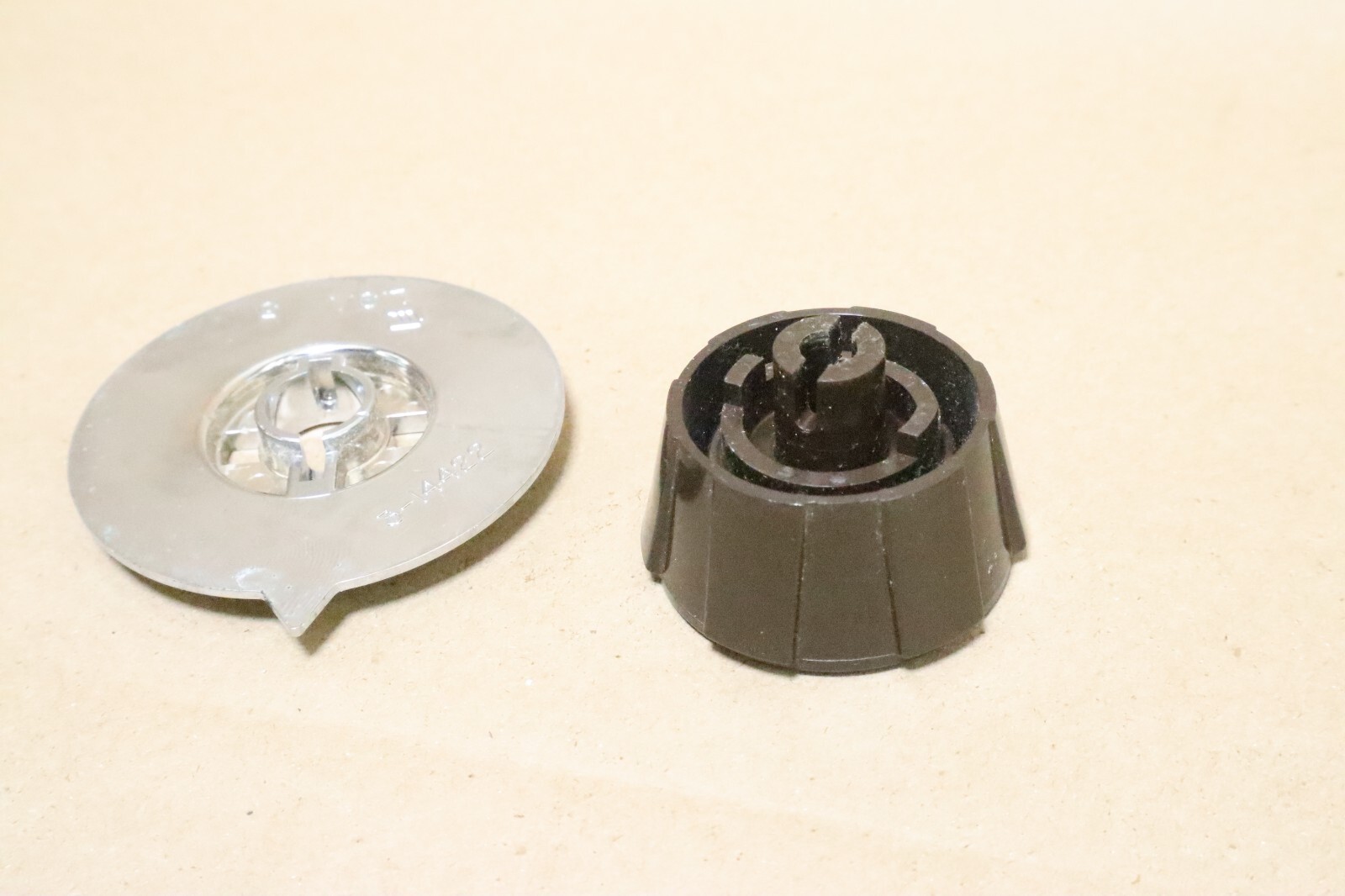 MAYTAG DRYER KNOB PART# 314421 314422 - Image 10