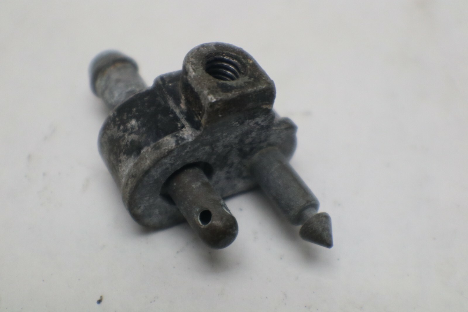 OMC GALE BUCCANEER 5 HP FUEL CONNECTOR 5D17BL - Image 3