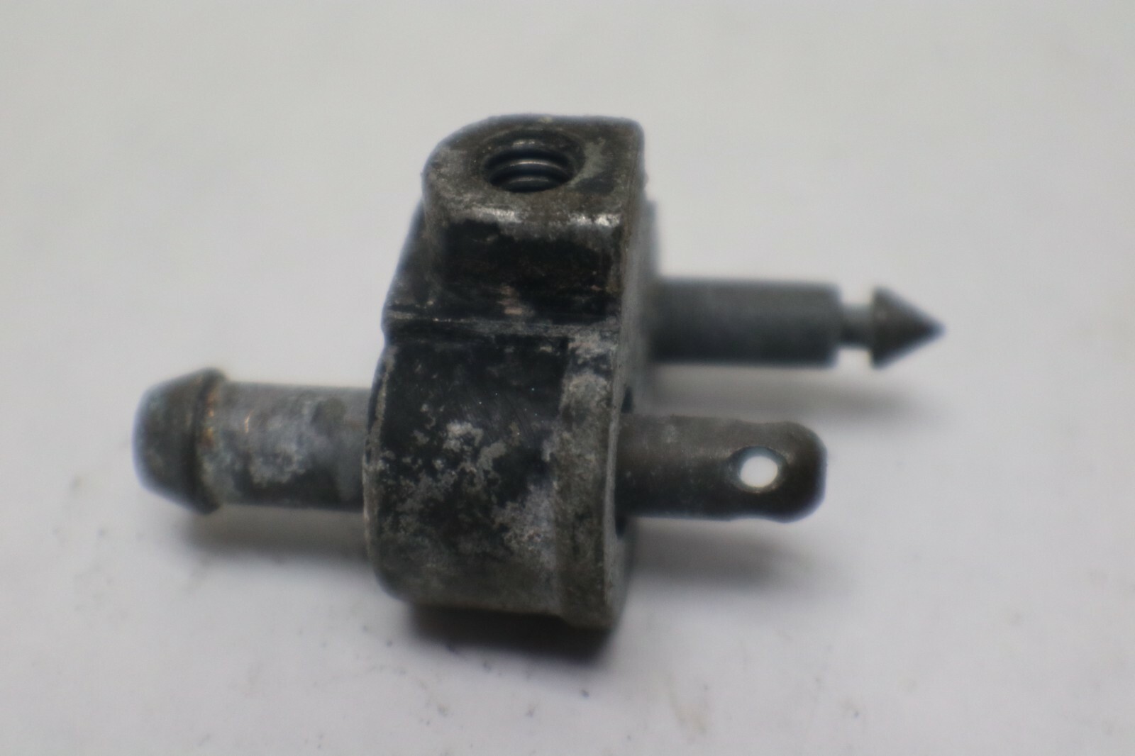 OMC GALE BUCCANEER 5 HP FUEL CONNECTOR 5D17BL - Image 4