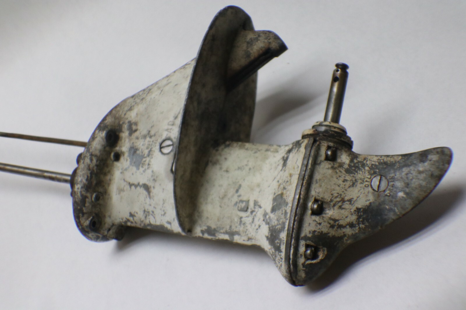 Vintage 1960 Gale Buccaneer 5 hp 5D17BL Lower Unit - Image 3