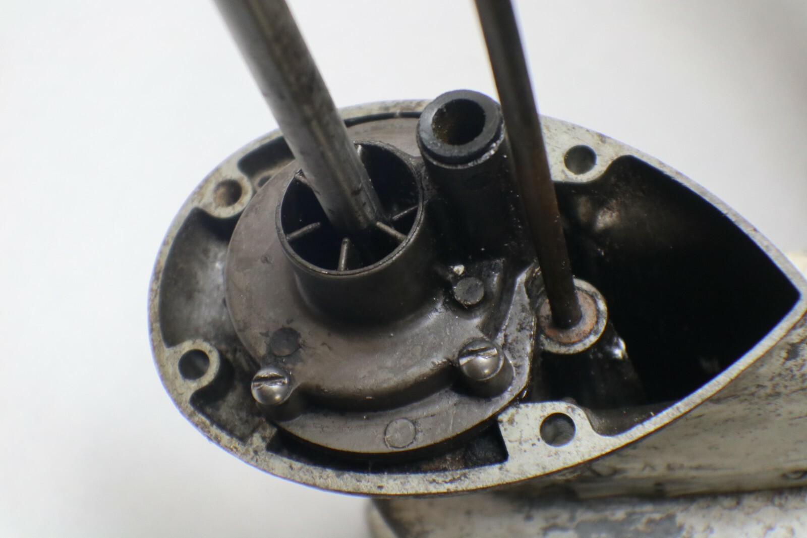 Vintage 1960 Gale Buccaneer 5 hp 5D17BL Lower Unit - Image 5