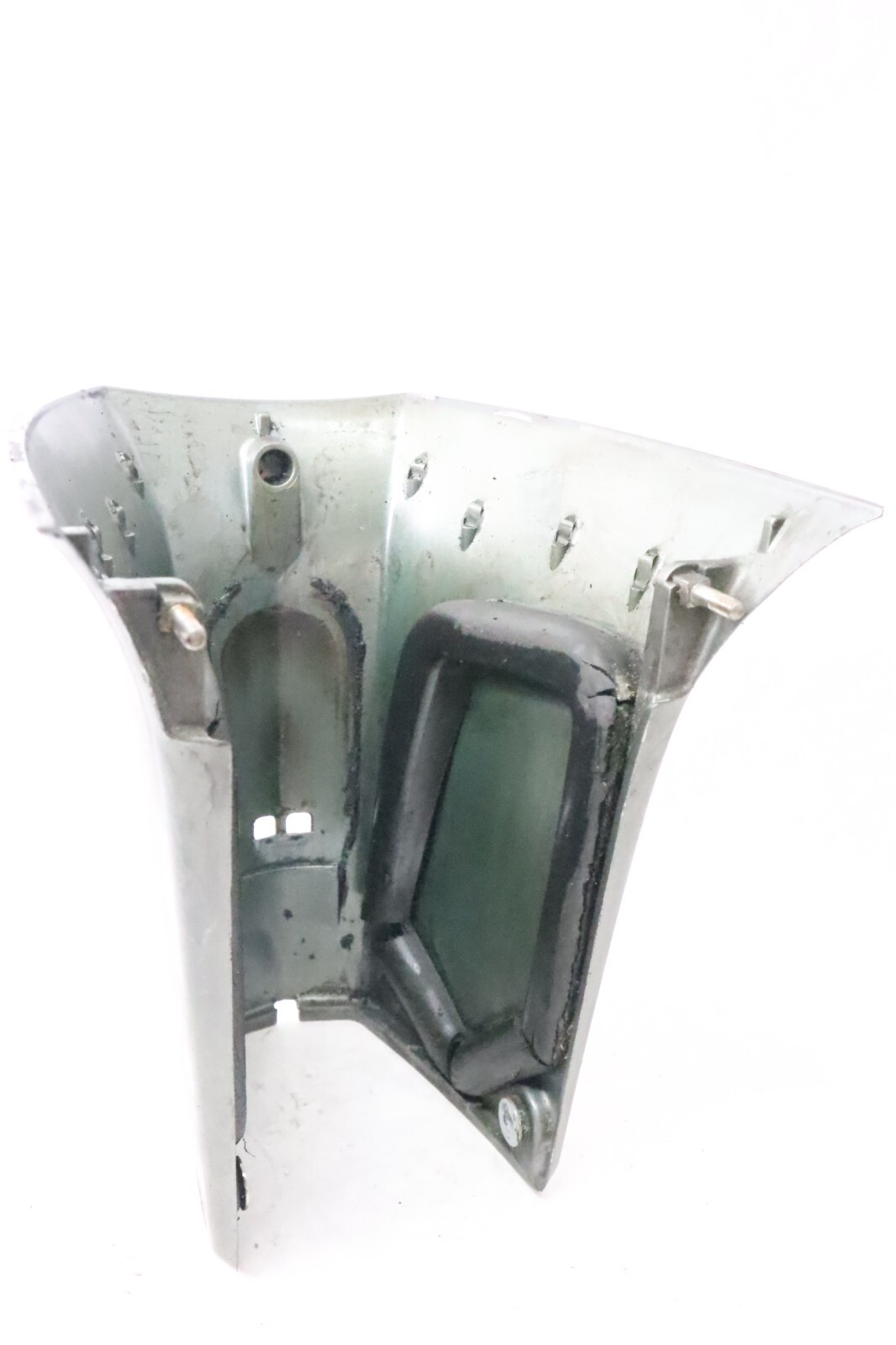 94517M Yamaha Mariner 40HP Outboard Motor Housing Apron Trim Cover OEM 1978-1992 - Image 3