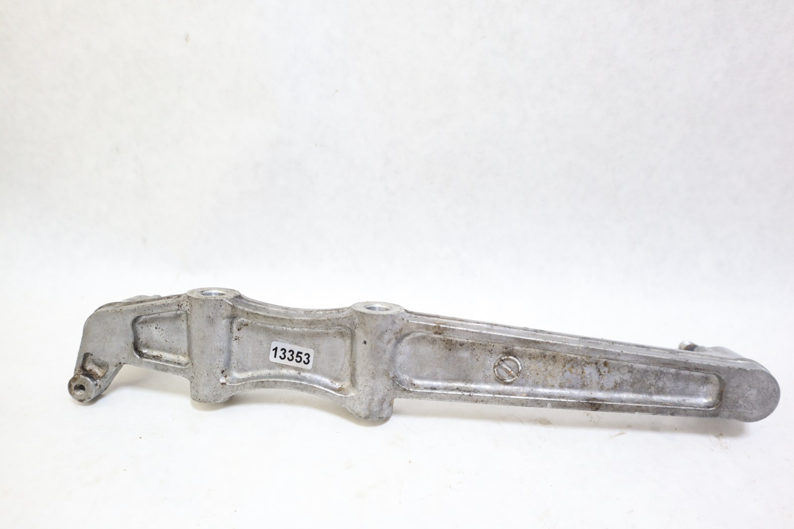 YAMAHA VX110 VX1100 WAVERUNNER OEM OIL COOLER STAY BRACKET MOUNT 6B6-13151-00-94