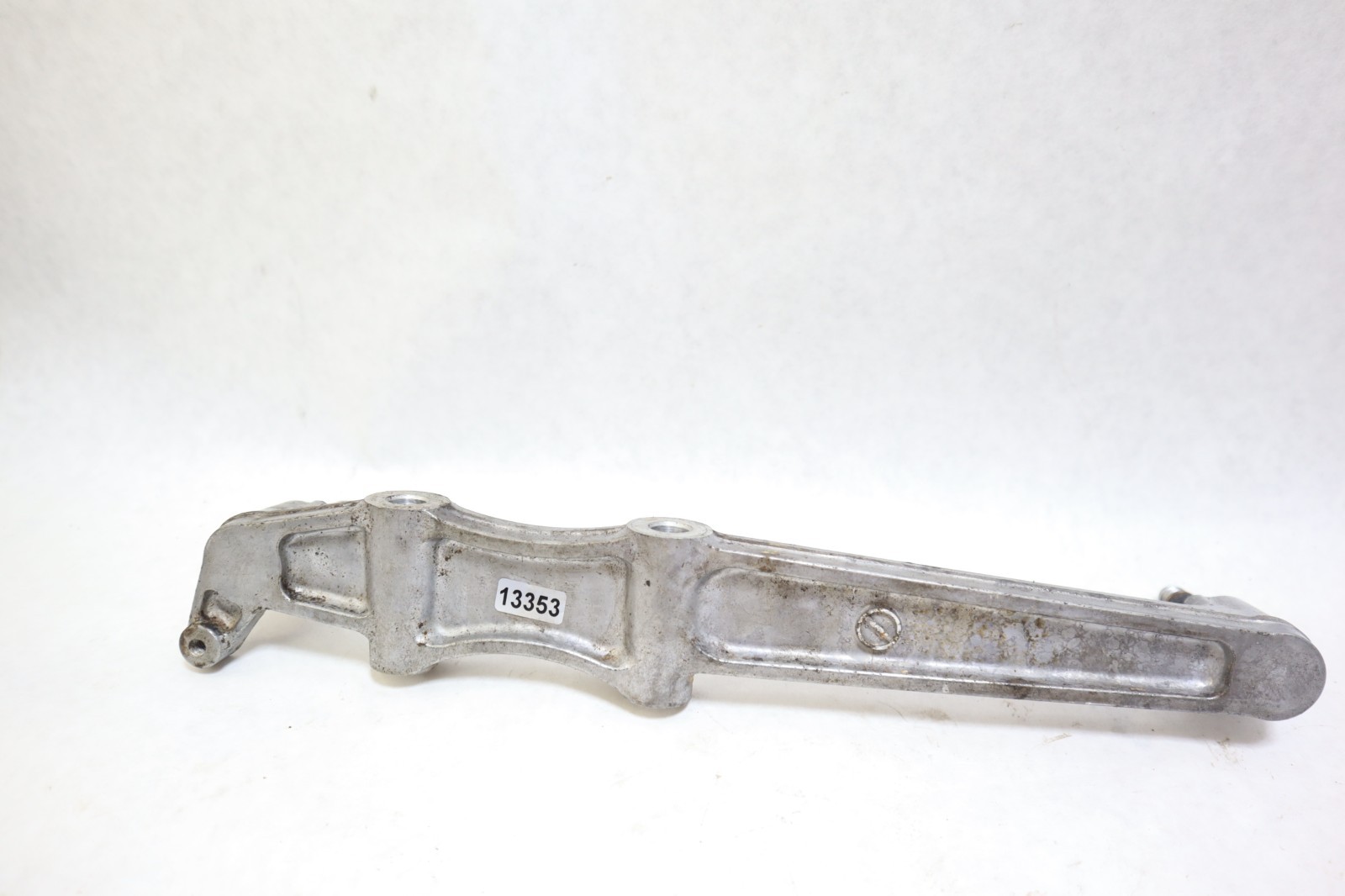 YAMAHA VX110 VX1100 WAVERUNNER OEM OIL COOLER STAY BRACKET MOUNT 6B6-13151-00-94 - Image 2