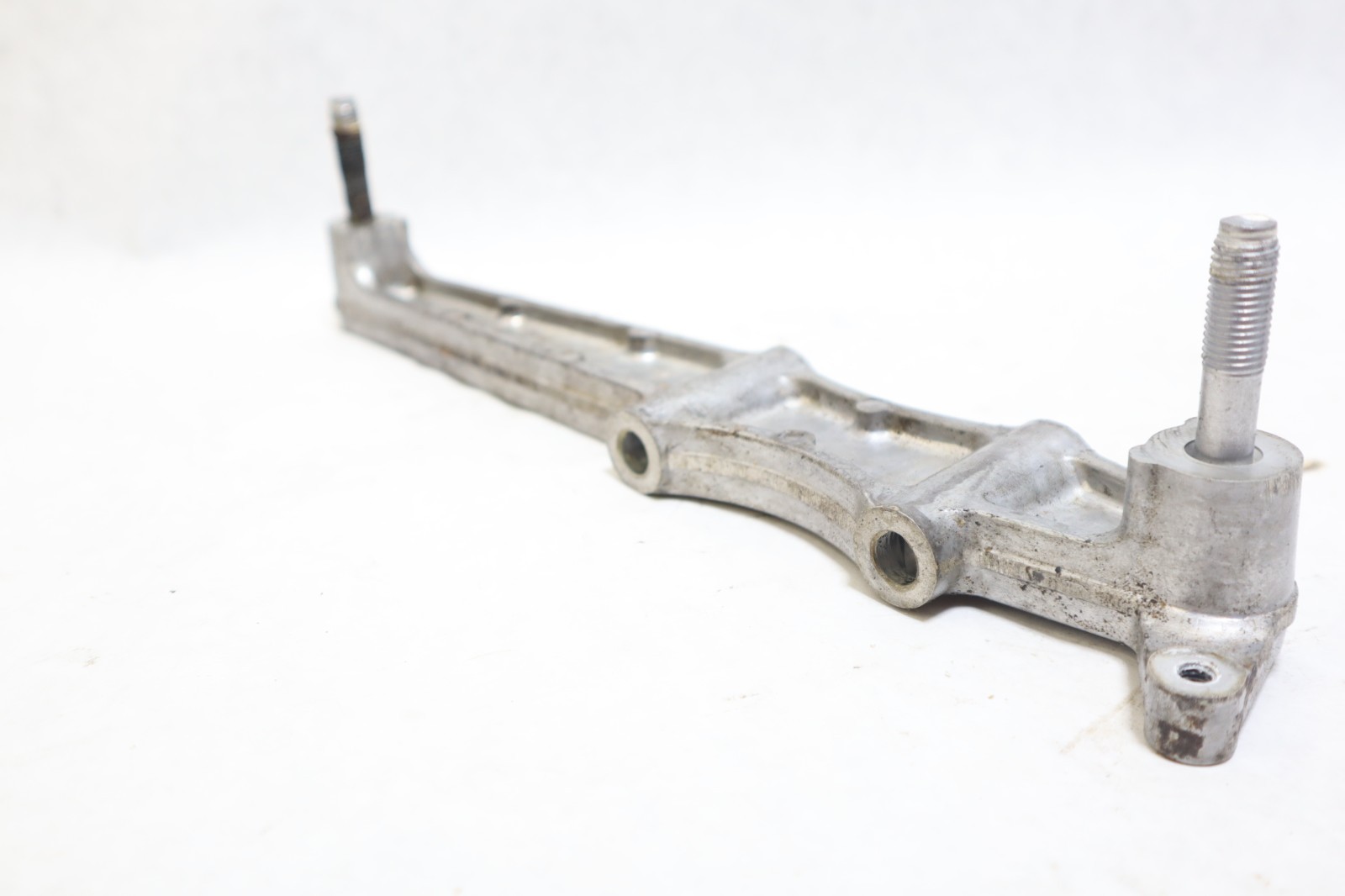YAMAHA VX110 VX1100 WAVERUNNER OEM OIL COOLER STAY BRACKET MOUNT 6B6-13151-00-94 - Image 5