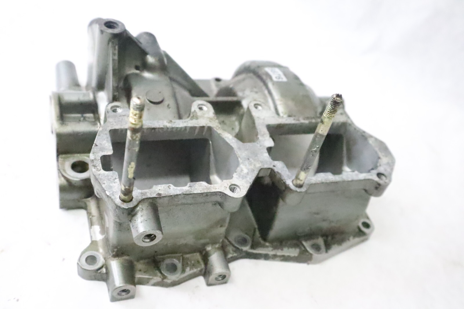 1978-1992 Yamaha Mariner 40HP Outboard intake side of crankcase 8561M