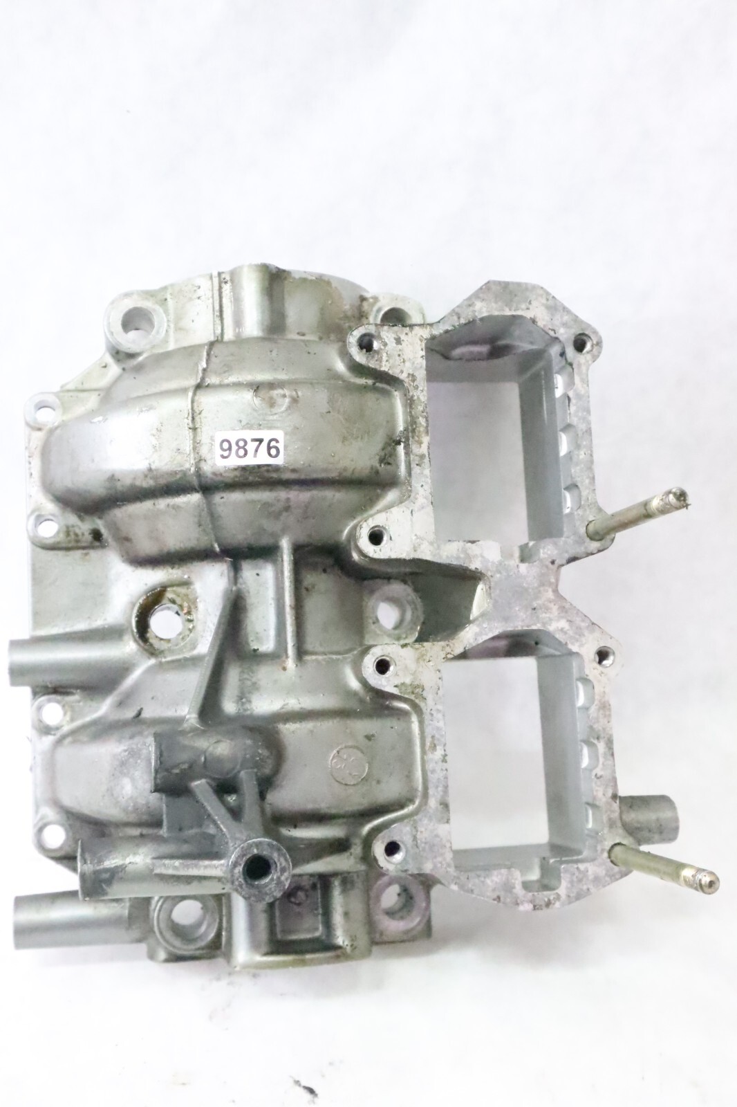 1978-1992 Yamaha Mariner 40HP Outboard intake side of crankcase 8561M - Image 2
