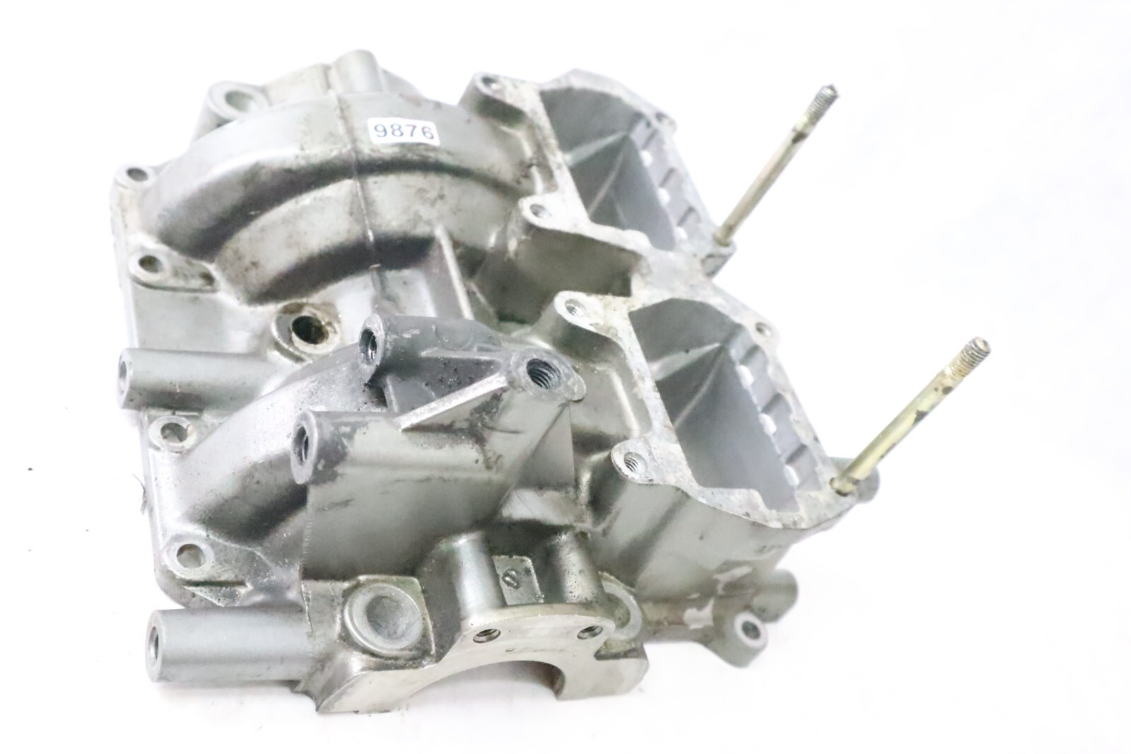 1978-1992 Yamaha Mariner 40HP Outboard intake side of crankcase 8561M - Image 3