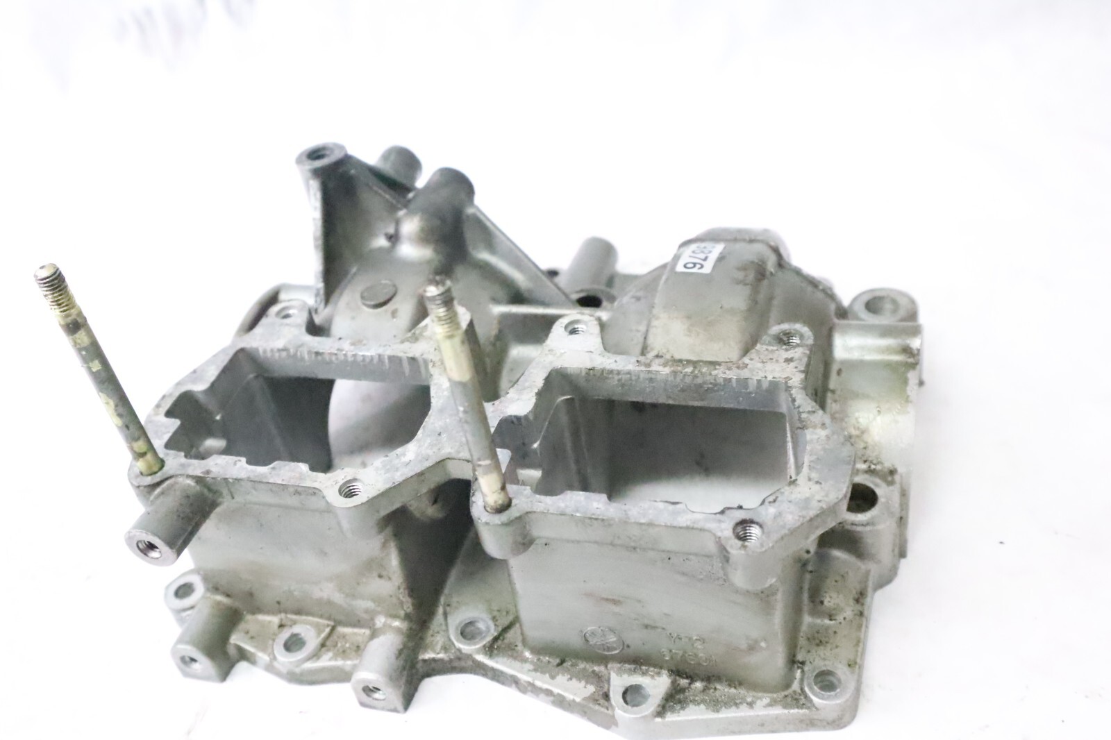 1978-1992 Yamaha Mariner 40HP Outboard intake side of crankcase 8561M - Image 4