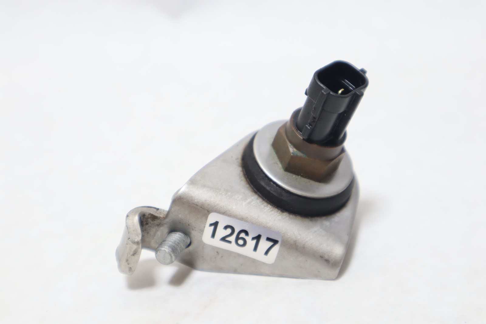 Yamaha outboard 250hp hpdi OX66 SWS II outboard Thermosensor 65L-85886-00-00 - Image 3