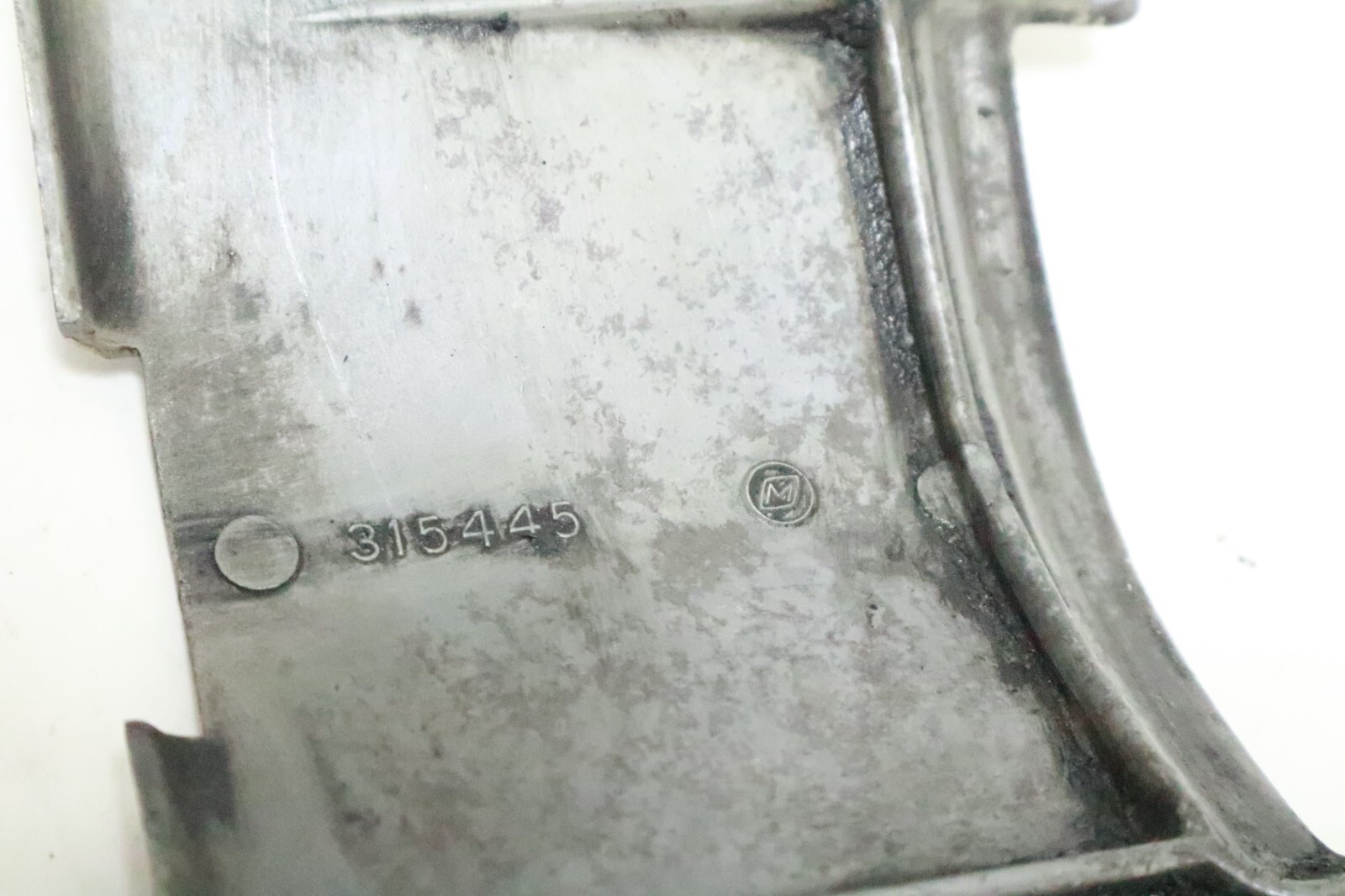315445 Johnson Evinrude 1971-1985 Front Exhaust Cover 40 50 55 60 HP - Image 9