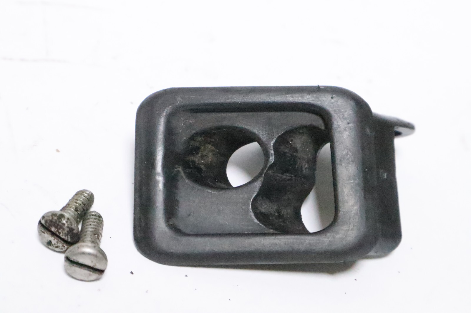 CHRYSLER Force 85 hp Outboard F549189 Bottom Cowl Electric Cable Entry Bushing