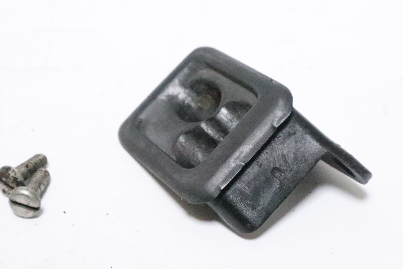 CHRYSLER Force 85 hp Outboard F549189 Bottom Cowl Electric Cable Entry Bushing - Image 3