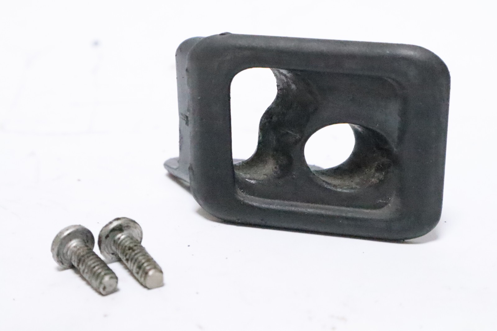 CHRYSLER Force 85 hp Outboard F549189 Bottom Cowl Electric Cable Entry Bushing - Image 8