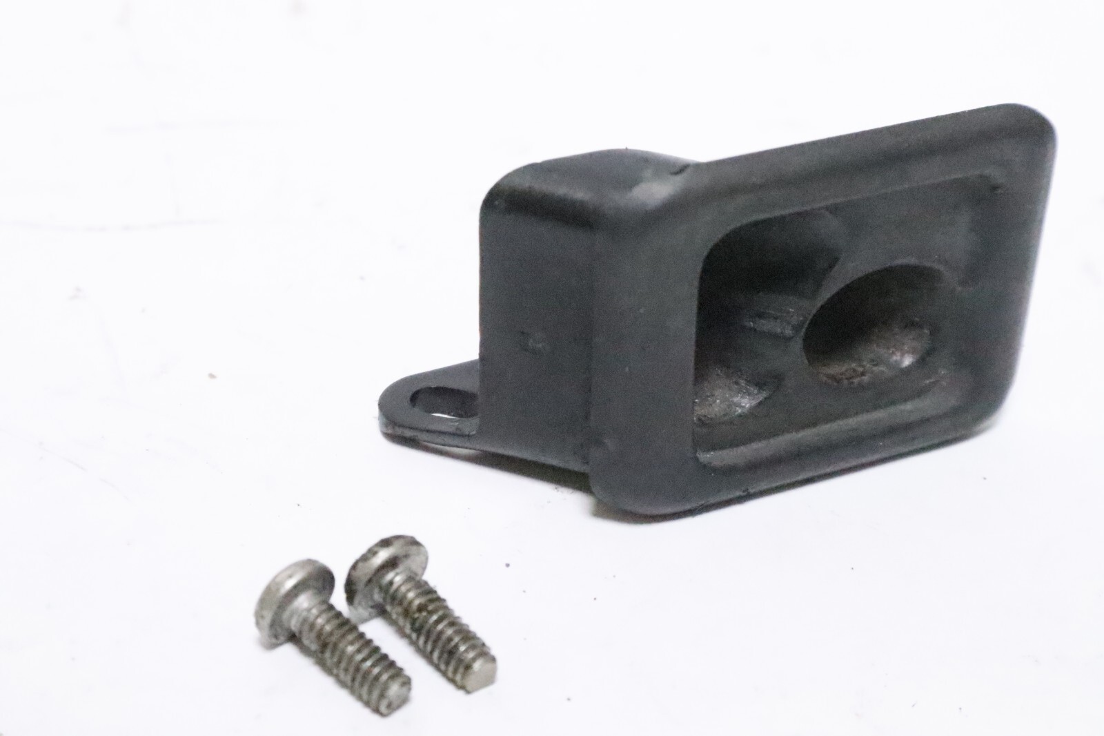 CHRYSLER Force 85 hp Outboard F549189 Bottom Cowl Electric Cable Entry Bushing - Image 9