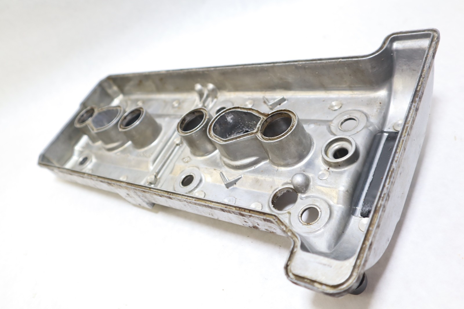 2014 Yamaha VX 110 VX110 Waverunner Valve cover - Image 8