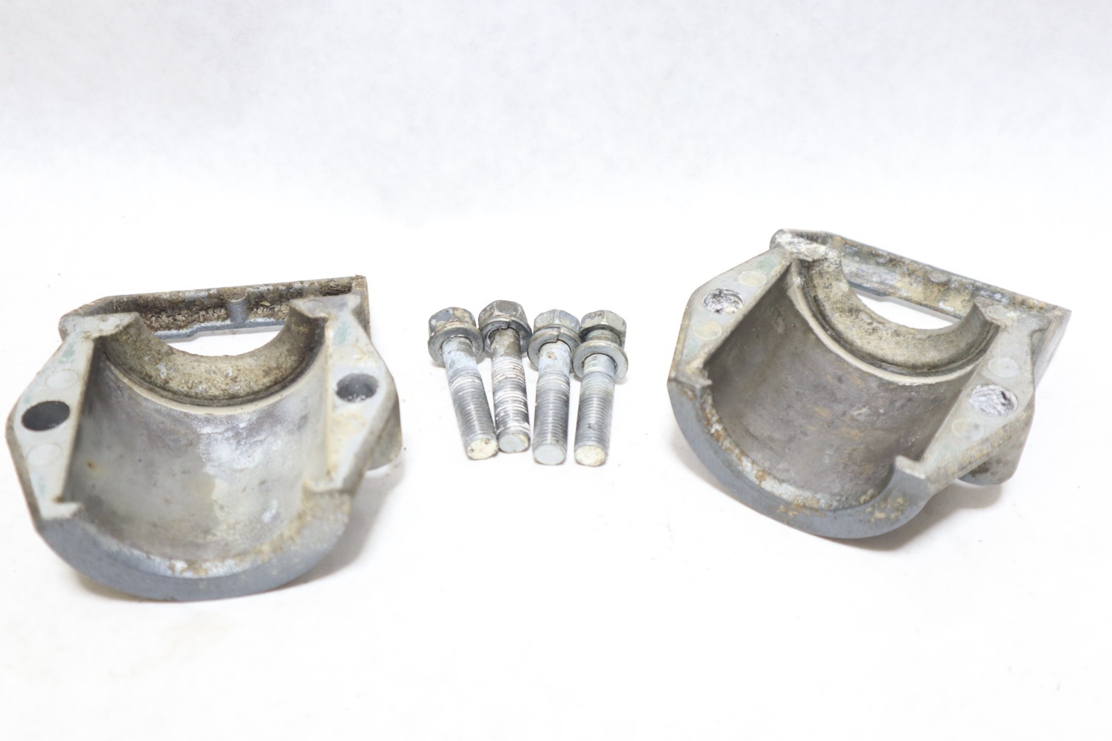 LOWER ENGINE MOUNT BRACKET SET 115-200 HP YAMAHA OUTBOARD 68F-44552-00-8D - Image 5