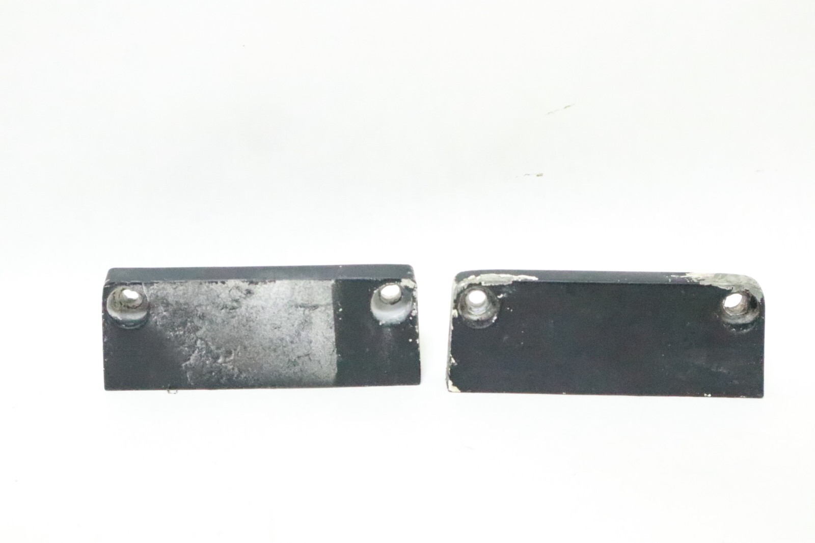 316055 Johnson Evinrude 1971-05 Set of 2 Mount Bracket Covers 35-60 HP