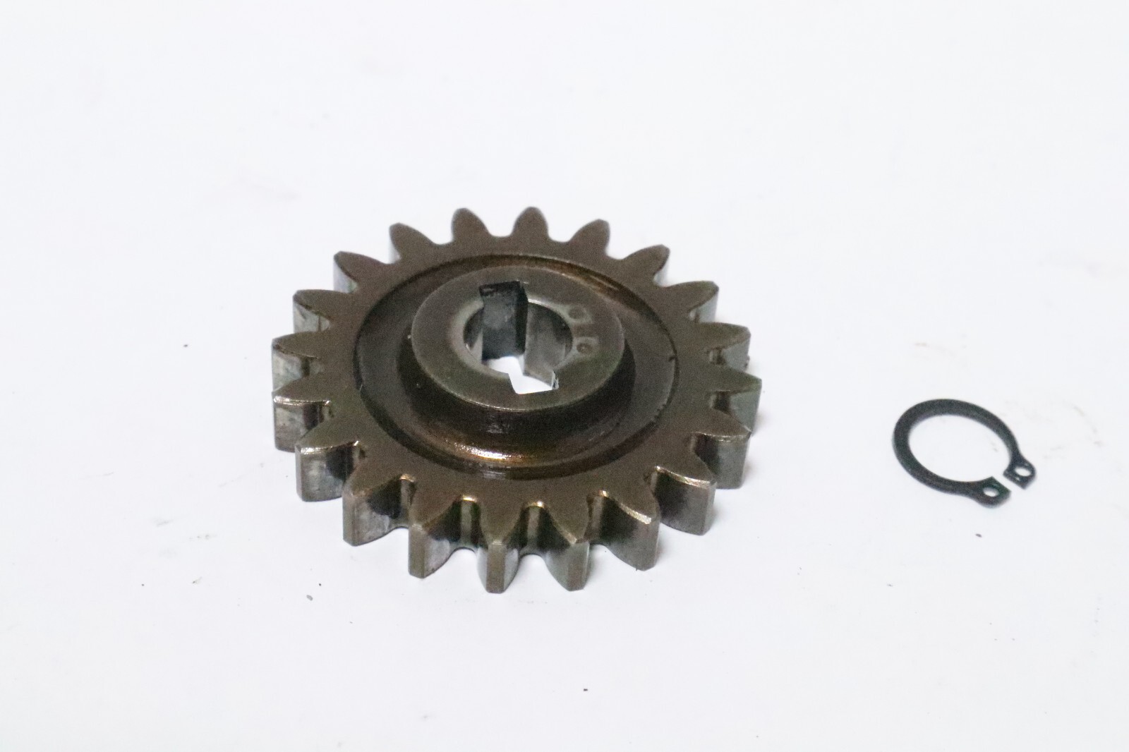 Suzuki Oil Pump DRIVEN GEAR DF 140HP 140 16113-92J11 - Image 8