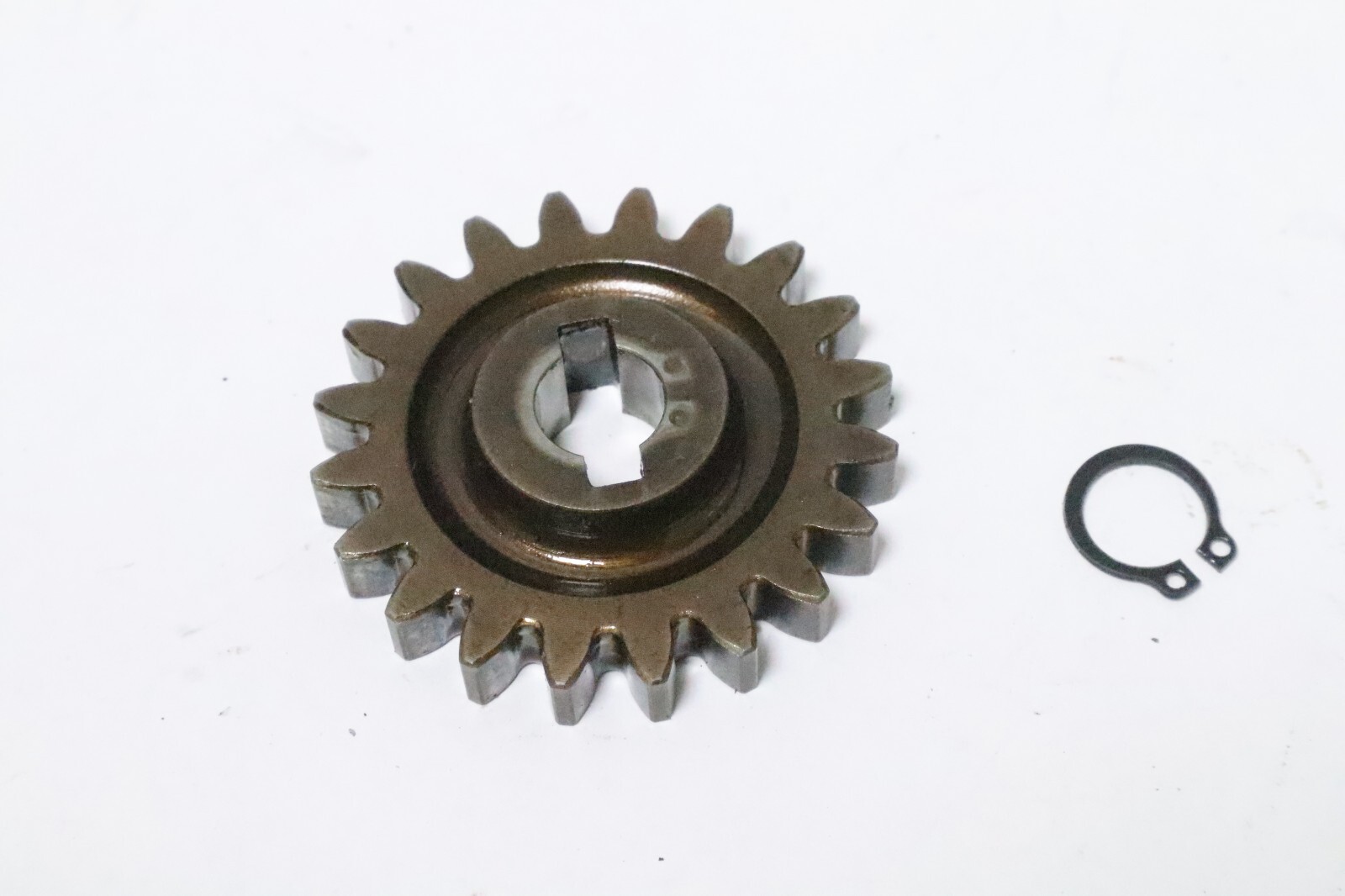 Suzuki Oil Pump DRIVEN GEAR DF 140HP 140 16113-92J11 - Image 9