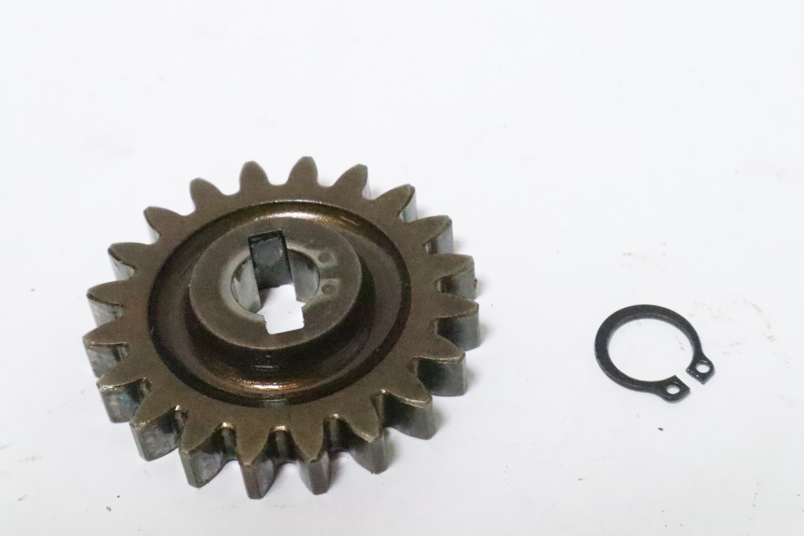 Suzuki Oil Pump DRIVEN GEAR DF 140HP 140 16113-92J11 - Image 10