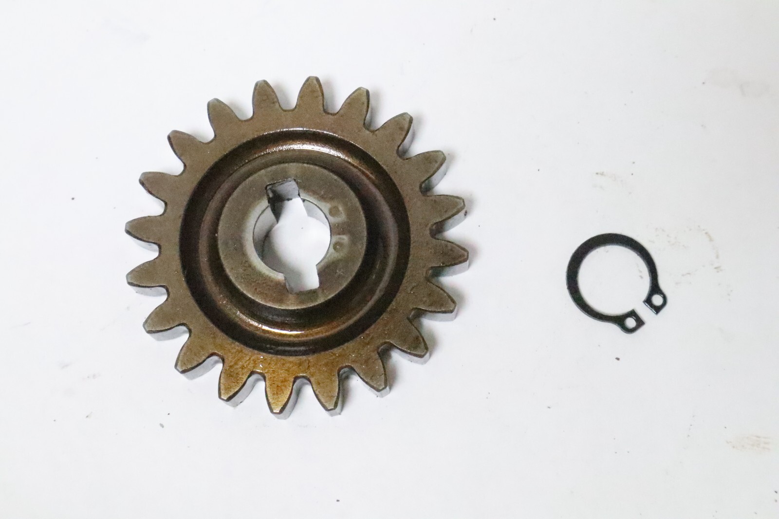 Suzuki Oil Pump DRIVEN GEAR DF 140HP 140 16113-92J11 - Image 11