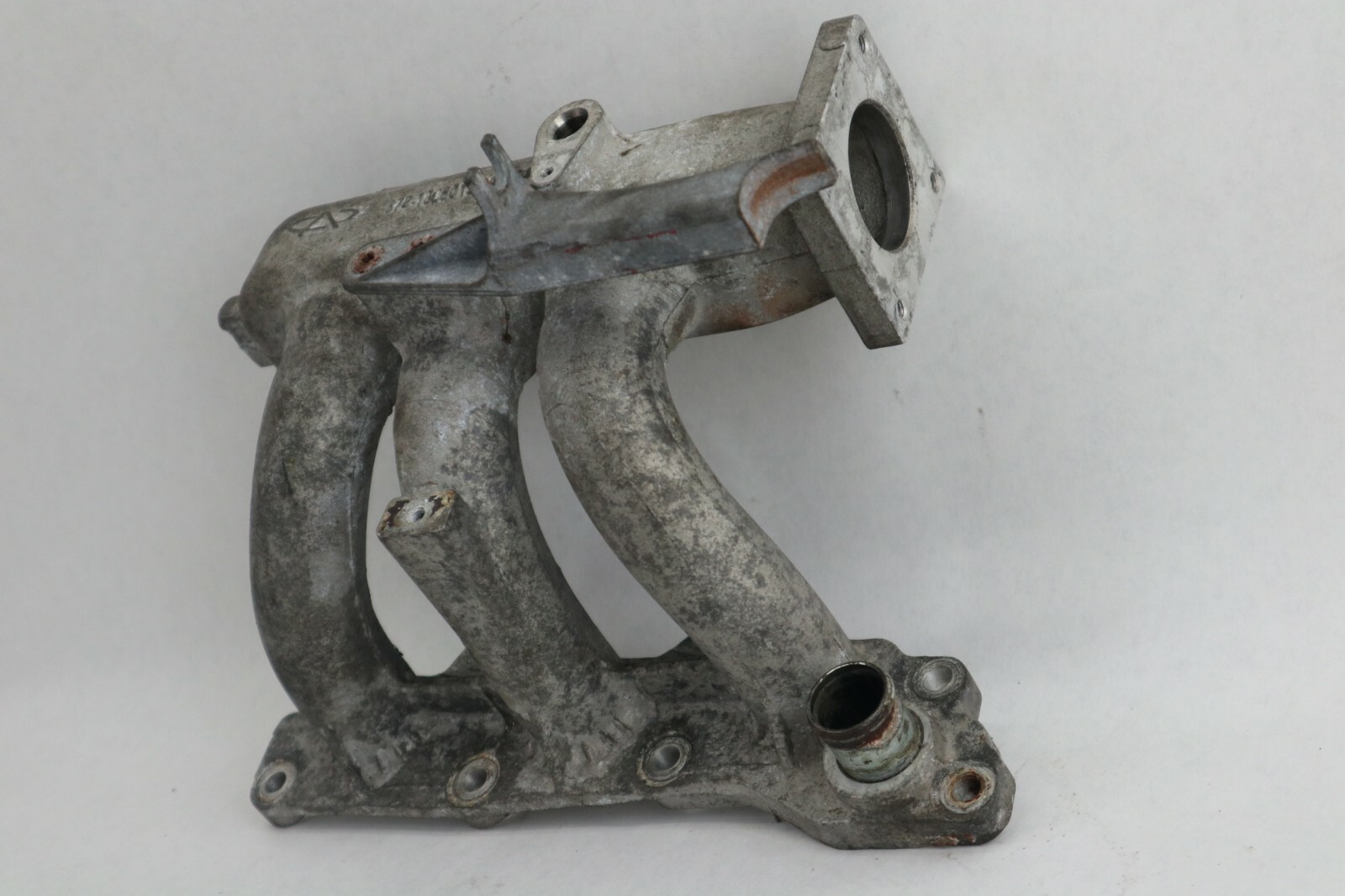 2014 2013 John Deere Gator 825I 13 Intake Manifold - Image 3
