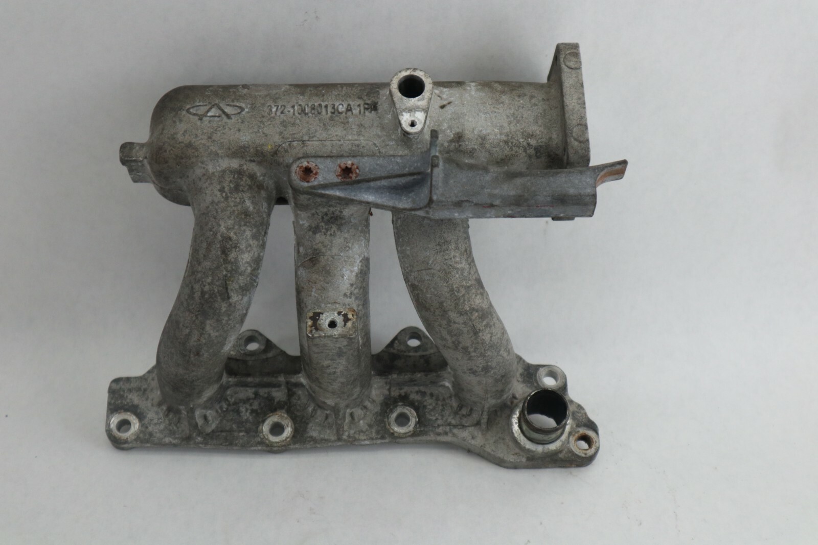 2014 2013 John Deere Gator 825I 13 Intake Manifold - Image 4
