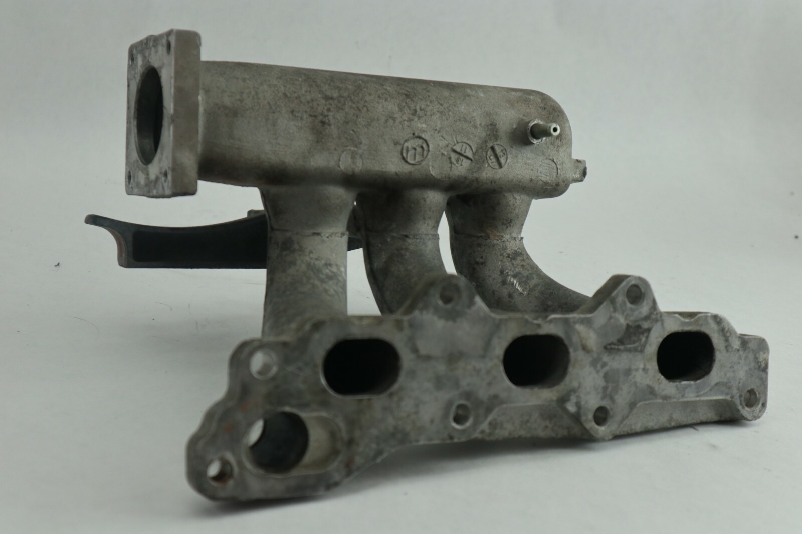 2014 2013 John Deere Gator 825I 13 Intake Manifold - Image 9