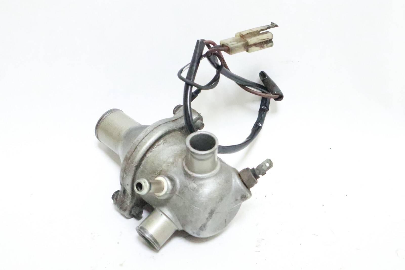 05-07 2006 Hyosung GV650 GV 650 AQUILA Thermostat Housing