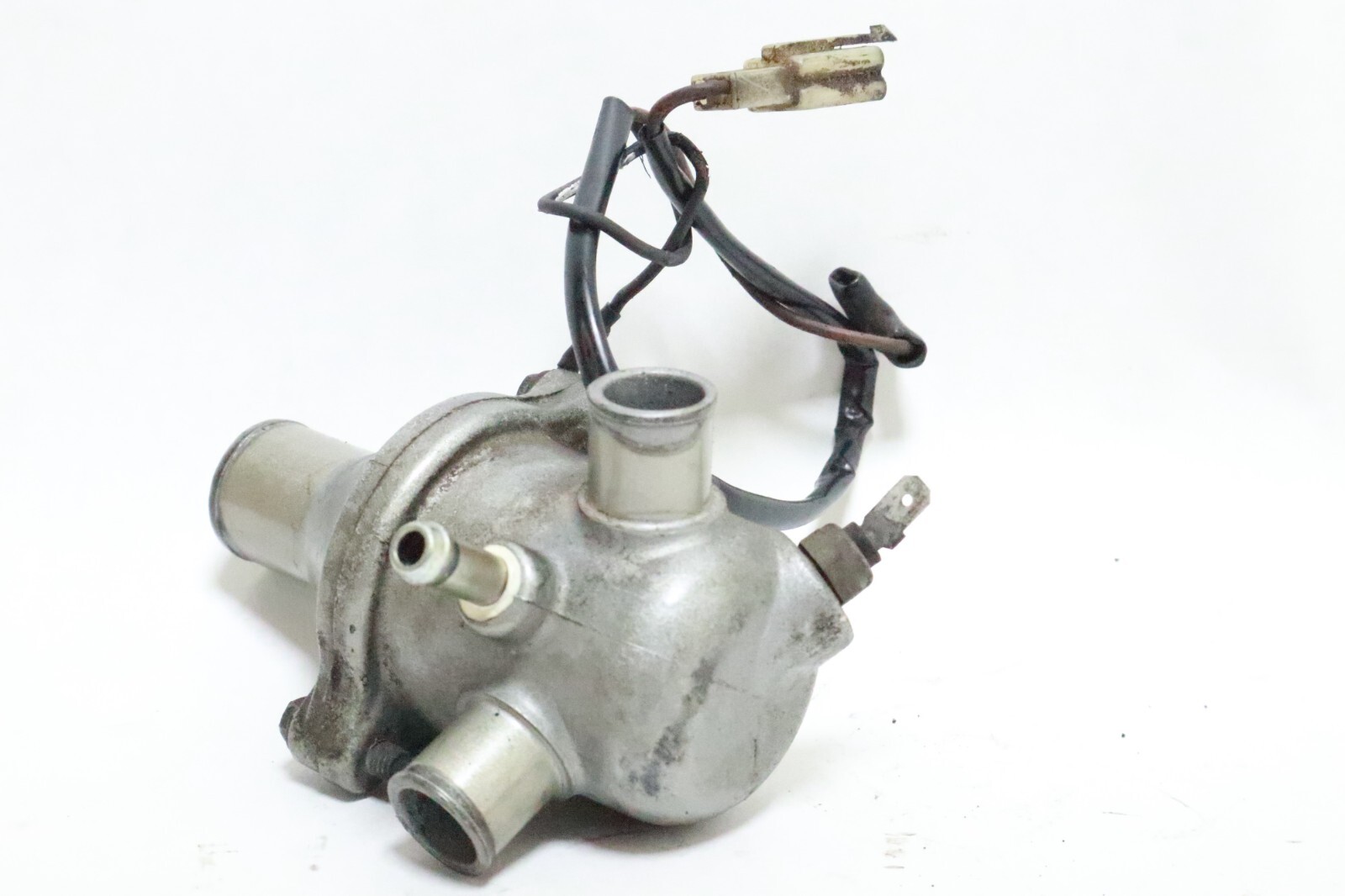 05-07 2006 Hyosung GV650 GV 650 AQUILA Thermostat Housing - Image 3