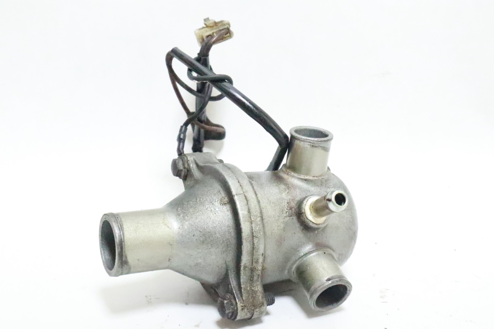 05-07 2006 Hyosung GV650 GV 650 AQUILA Thermostat Housing - Image 4