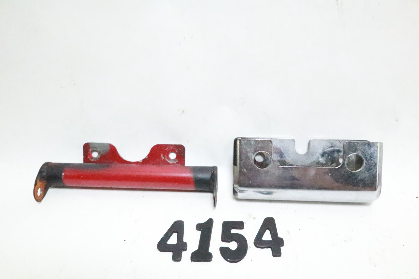 2006 Hyosung GV650 GV 650 Aquila Front Turn Signal Mount Bracket - Image 2