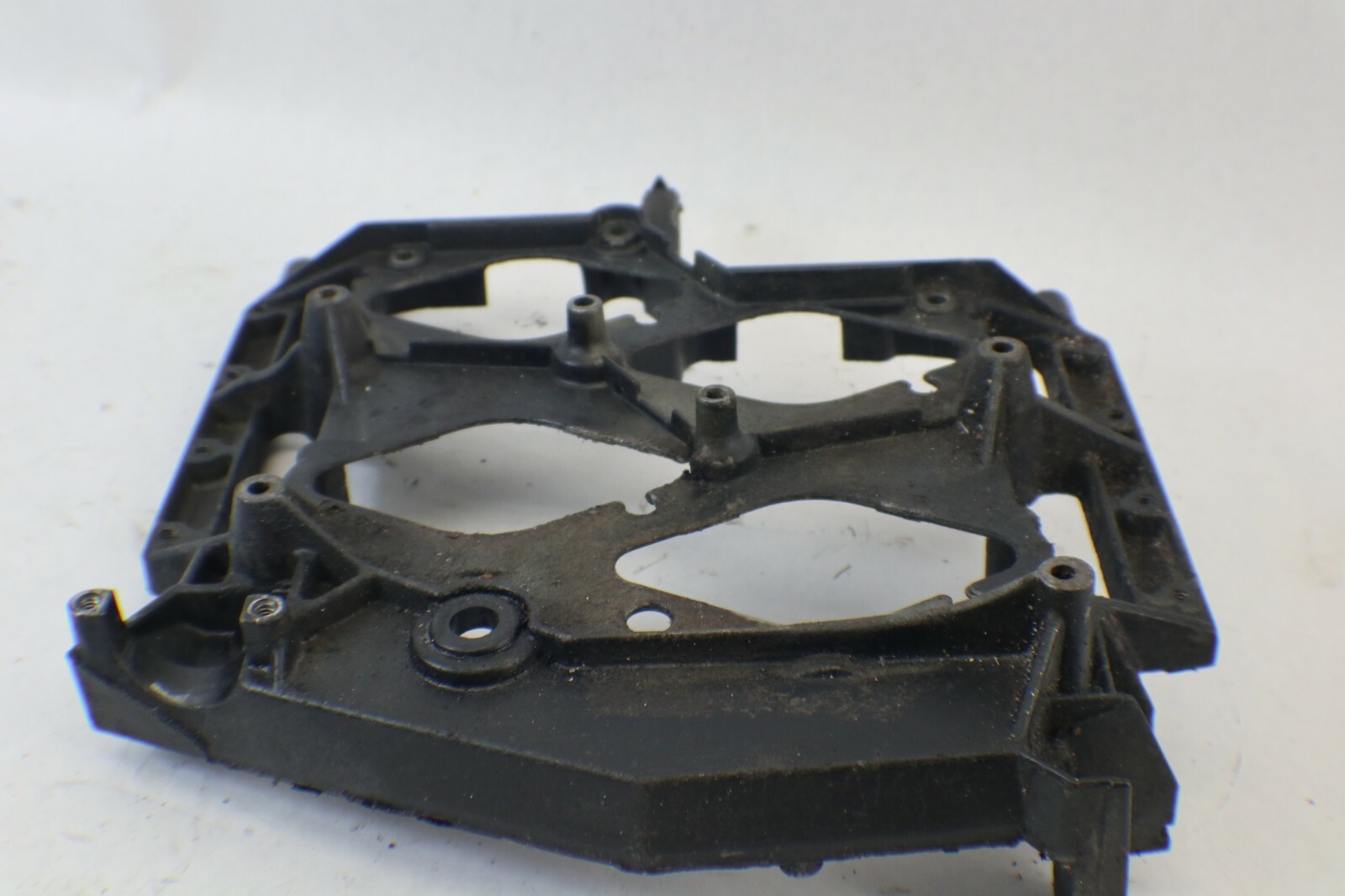 333330 Johnson Evinrude 1987-1988 Air Silencer Base 120 140 HP V4 - Image 11