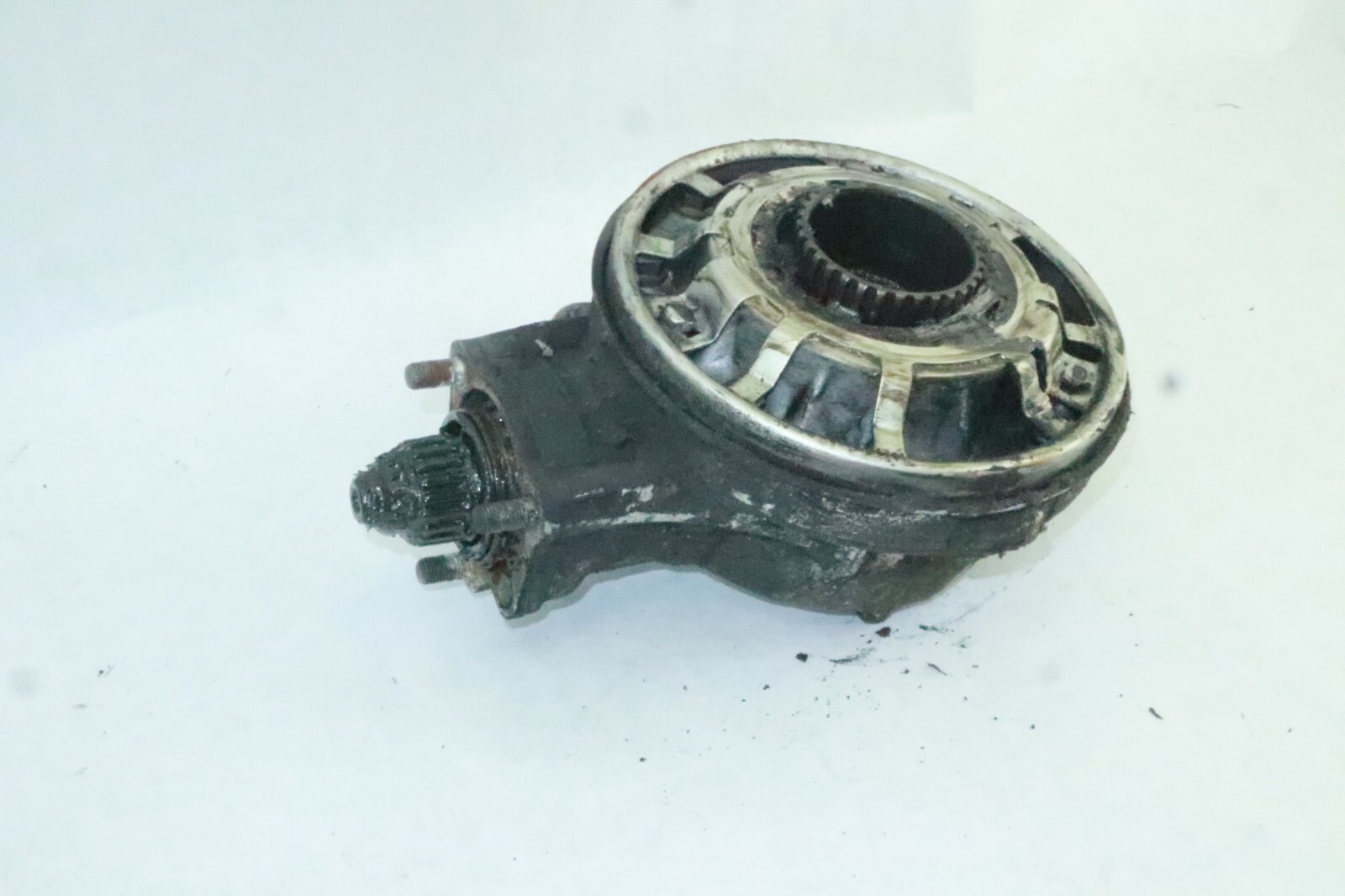 1983 HONDA GL1100 I GL 1100 GOLD WING Final Drive / Rear Differential - Image 3