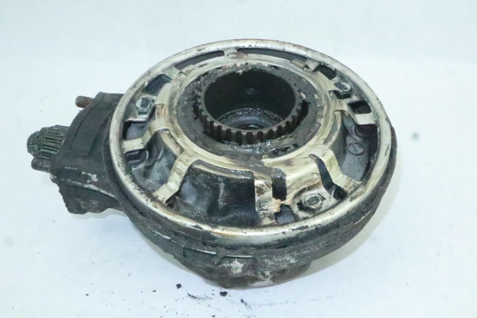 1983 HONDA GL1100 I GL 1100 GOLD WING Final Drive / Rear Differential - Image 4