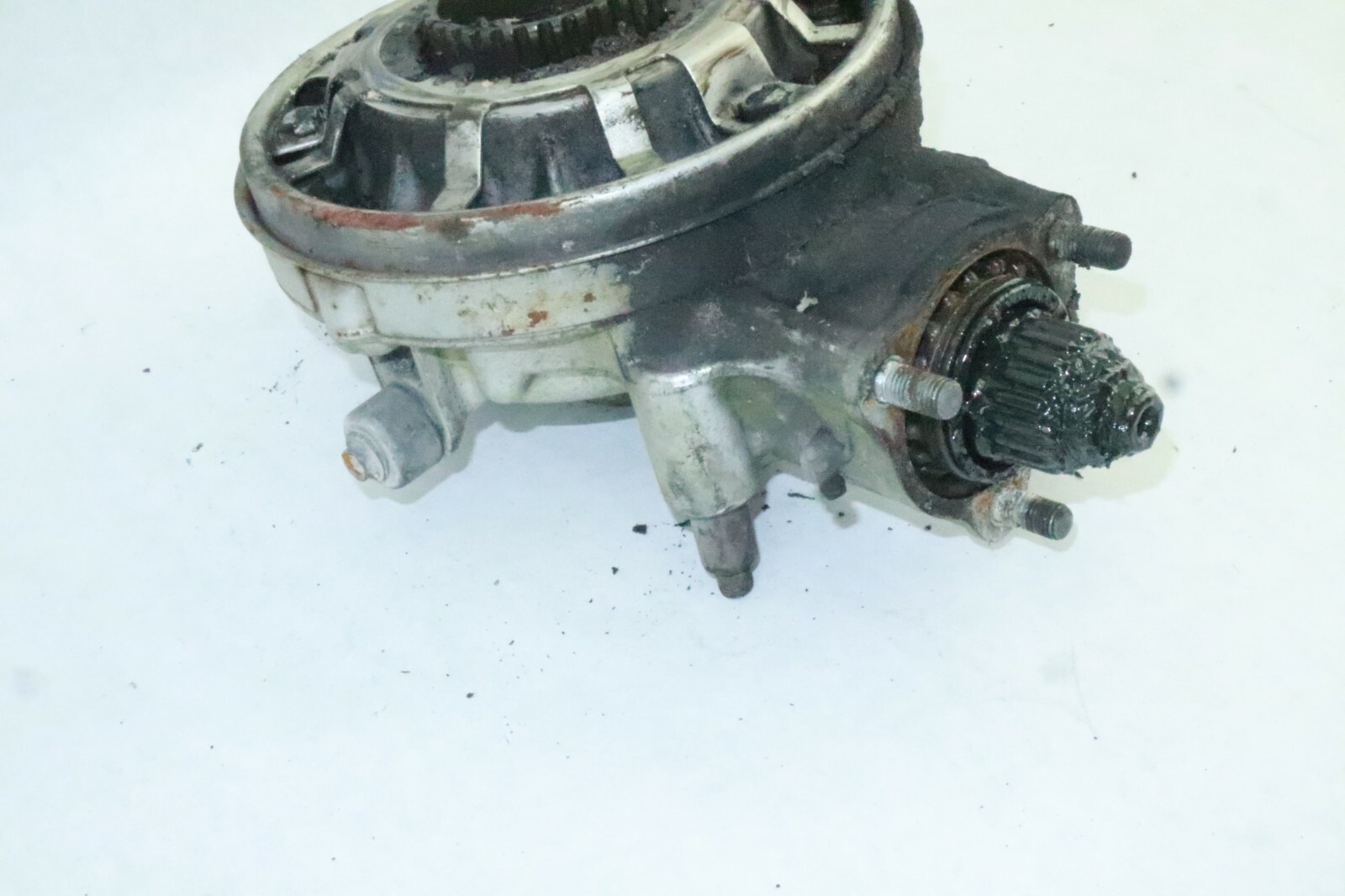1983 HONDA GL1100 I GL 1100 GOLD WING Final Drive / Rear Differential - Image 8