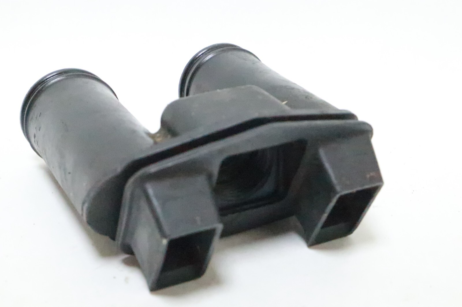 0439953 Evinrude Johnson 90-17 Hp Outboard Exhaust Relief Grommet & Insert - Image 11