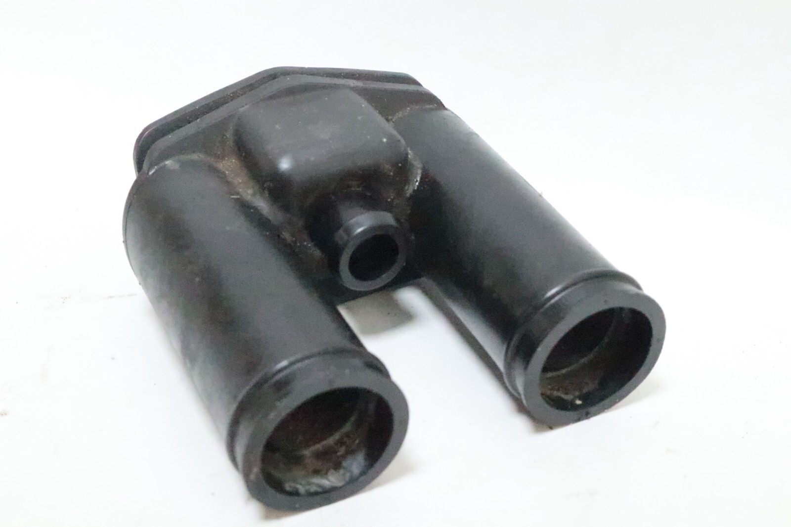0439953 Evinrude Johnson 90-17 Hp Outboard Exhaust Relief Grommet & Insert - Image 14