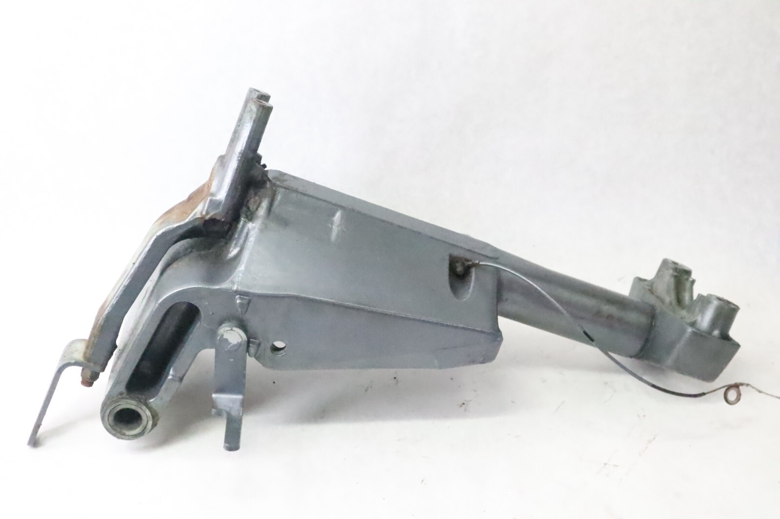 2000-2003 YAMAHA 50 hp SWIVEL & STEERING BRACKET #63D-43311-12-4D