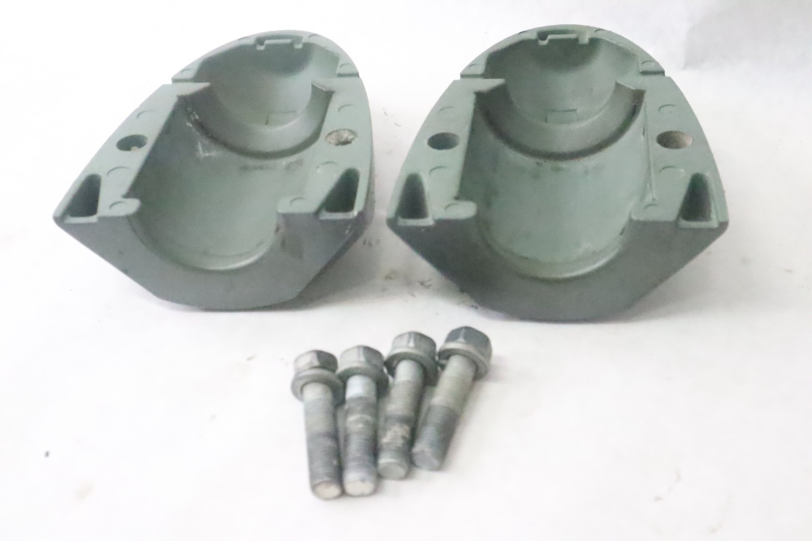 68V-44553-00-8D Yamaha Outboard 115 HP 4 STK Lower Mount Housing Cover Set (2) - Image 9