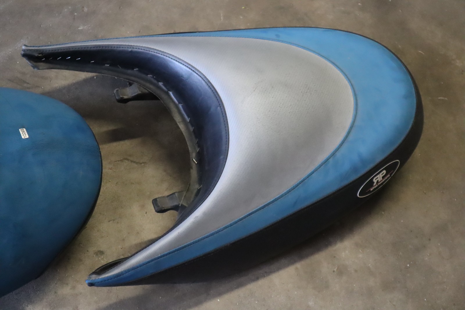 2005 SEADOO GTX LIMITED FRONT AND REAR SEAT ASSY 269001180 269001181 - Image 14