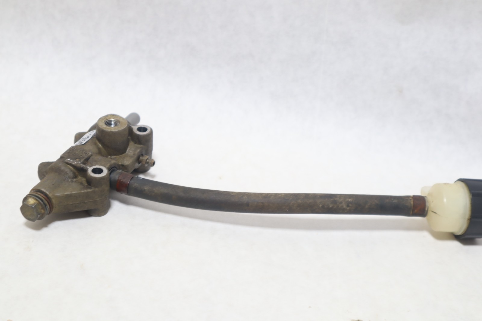 OEM 06-08 POLARIS HAWKEYE sportsman 300 REAR BRAKE MASTER CYLINDER # 2010258 - Image 4