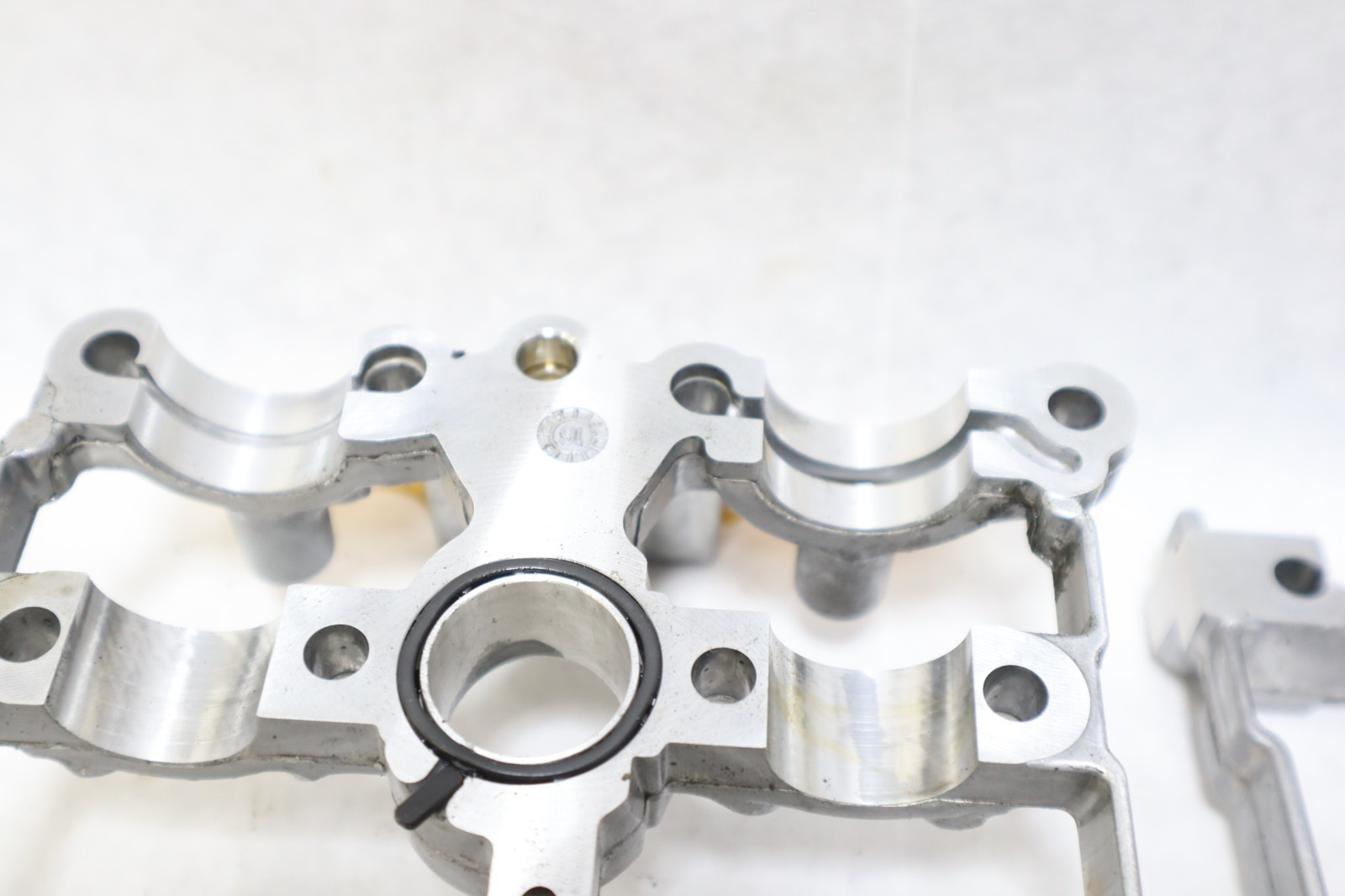 2014-2023 SEADOO SPARK 900 gti 90 CAMSHAFT HOUSING ASSY 420911475 - Image 10