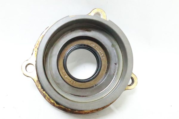 MERCURY LOWER END CAP 3CYL 50-60HP 6691A1 1144-6690  USED - Image 10